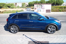 Kia Niro Emotion Deep Cerulean Blue - 1.jpg