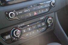 Kia Niro Emotion Deep Cerulean Blue - 10.jpg