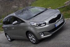 kia-carens-2013_hd_33643.jpg