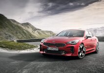 Kia_Stinger_01.jpg