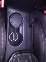 Kia Carens Hueco cenicero.jpg