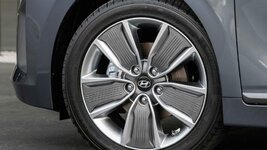 535681-prueba-hyundai-ioniq-2017-llantas.jpg