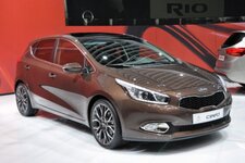 2012-Kia-Ceed-frontside-angle-image1.jpg