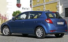 kia_cee__d_2010_ceed_3387_2.jpg