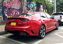 trasera stinger rojo gt con lunas.jpg