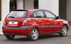 kia_rio_2005_1906_2.jpg