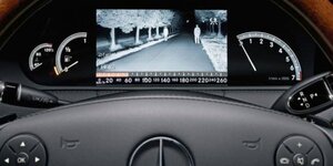 mercedes-benz-night_view_assist_plus.jpg