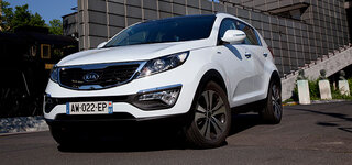 kia_sportage_2010.jpg