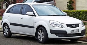 2005-2009_Kia_Rio_(JB)_hatchback_02.jpg