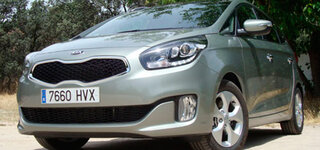 kia_carens_2013_quintamarcha.jpg