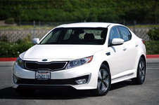 2011_Kia_Optima_Hybrid_USA.jpg