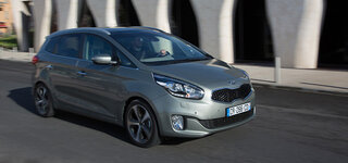 kia_carens_hertz.jpg