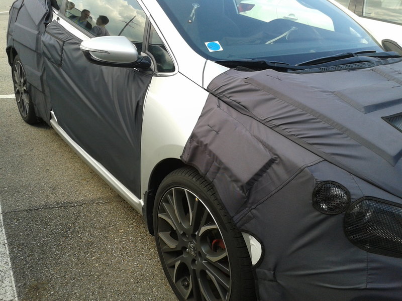 foto_espia_kia_pro_ceed_gt_03.jpg