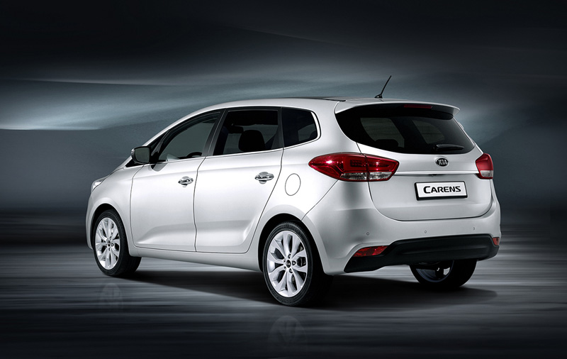 kia_carens_2013_05.jpg