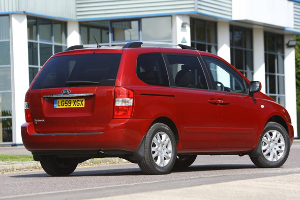 kia_carnival_2011_02.jpg