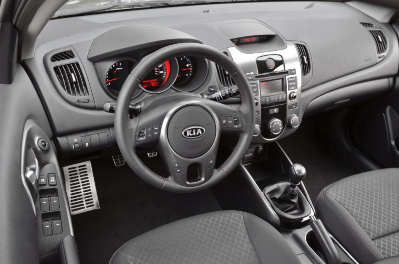 kia_forte_03.jpg