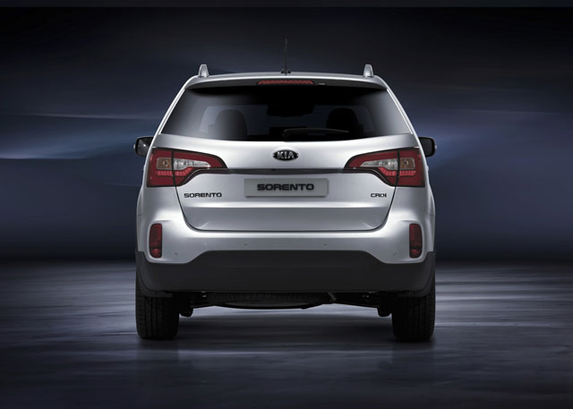 kia_sorento_2013_03.jpg